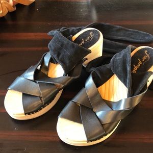 Free people clog sandals. NEVER WORN